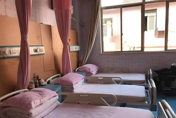 董璇谈2任丈夫：从没想过会和高云翔离婚，张维伊敢娶我很勇敢